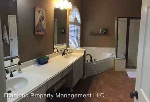 4931 Old Oak Dr - Photo 2 of 21
