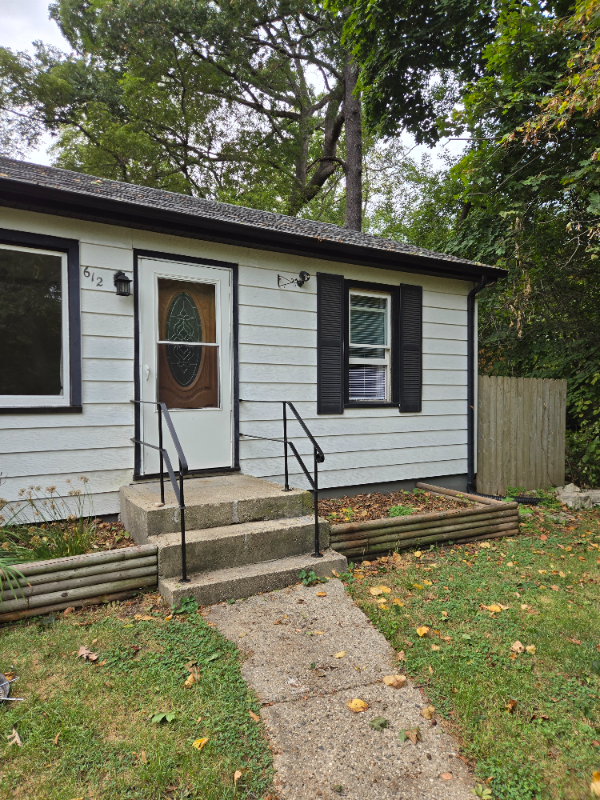 612 Park Ave - Photo 2 of 13