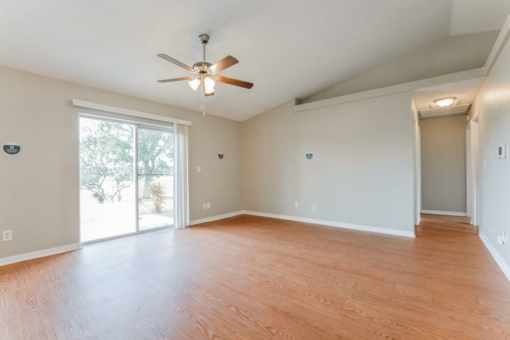 11832 Foxglove Dr - Photo 3 of 16