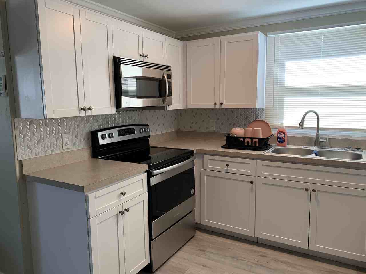 10447 115th Avenue North - Photo 2 of 6