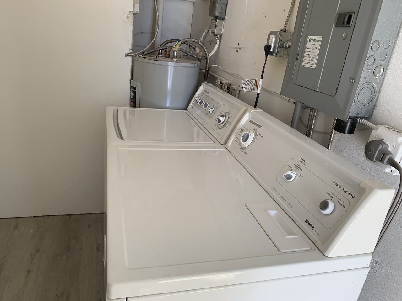 10447 115th Avenue North - Photo 3 of 6