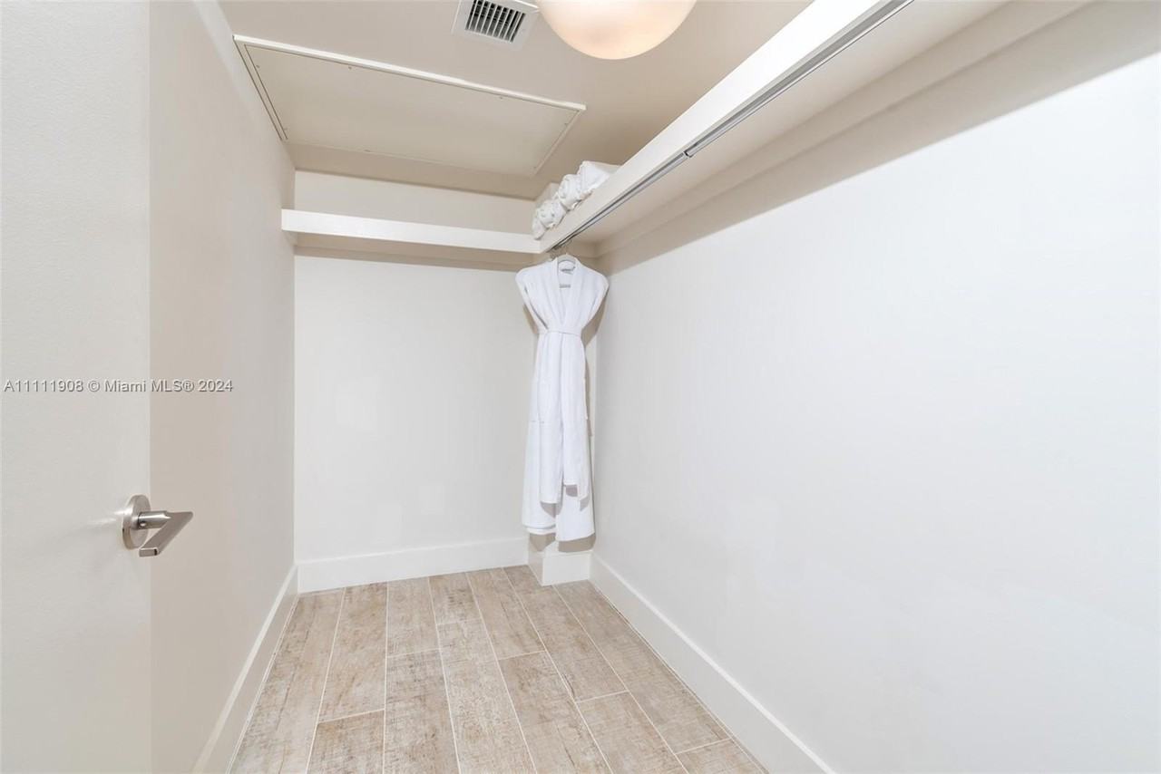 102 24th St #1019 - Photo 3 of 27