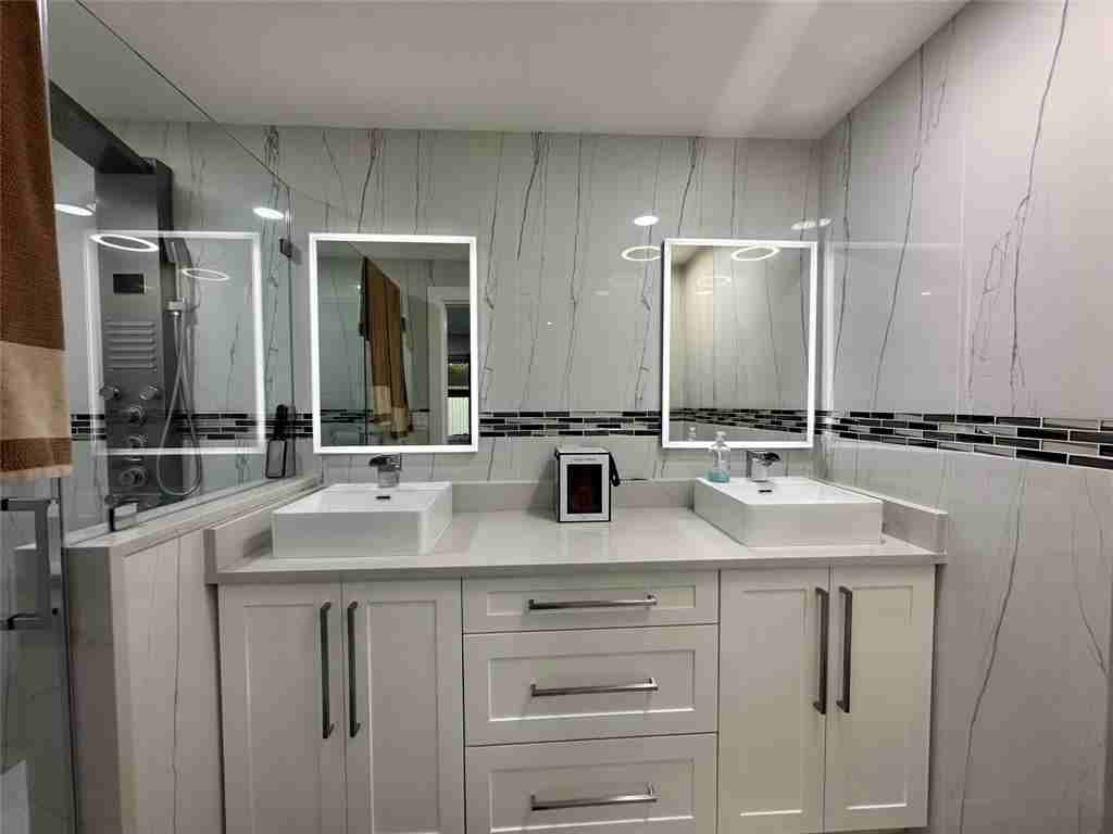 378 Sw 30th Ter #378 - Photo 2 of 8