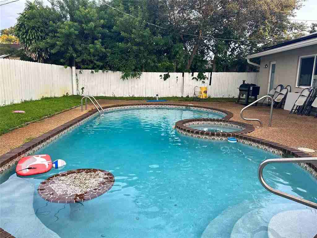 378 Sw 30th Ter #378 - Photo 3 of 8