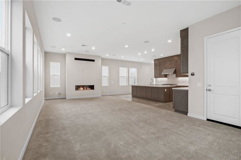 170 Edna Pkwy - Photo 3 of 8