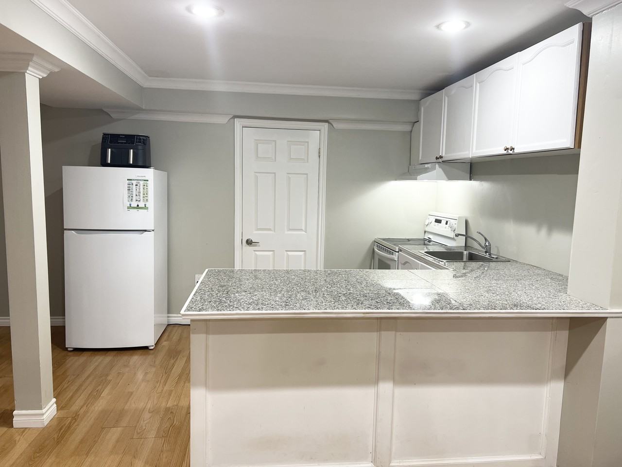 122 Valonia Dr - Photo 3 of 9