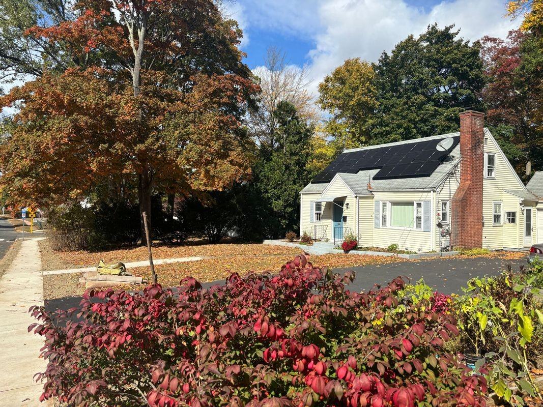 763 Center St - Photo 2 of 25