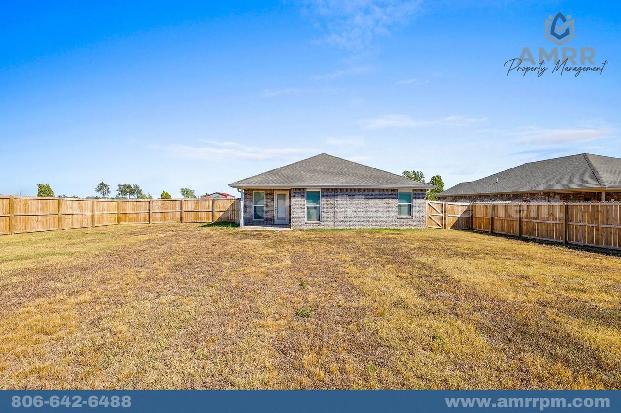 119 Southwest Vicki Street - Photo 4 of 37