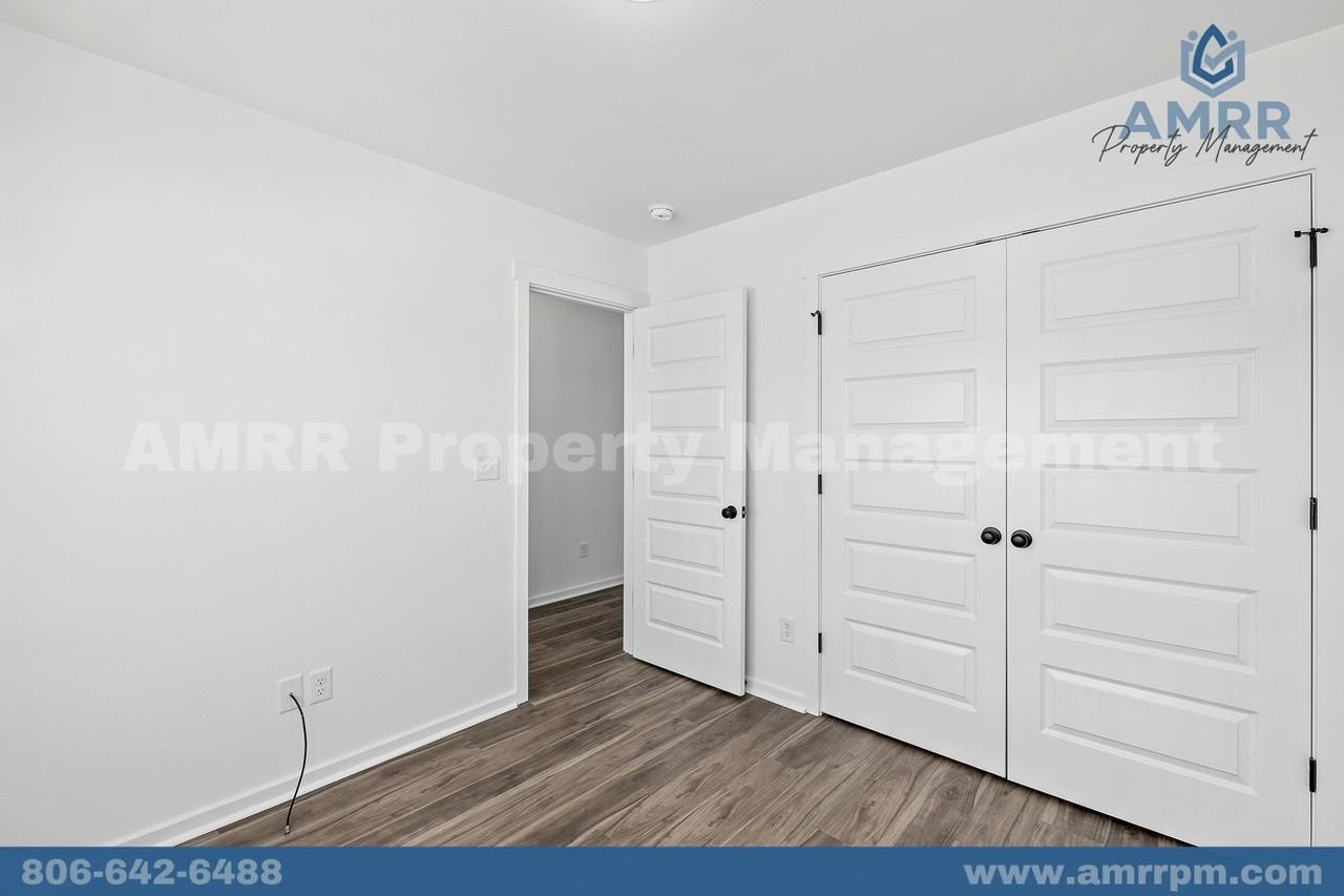 1113 Sw 2nd Ave - Photo 6 of 30