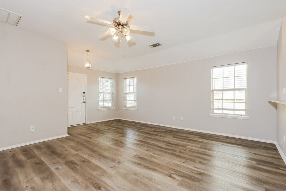 4018 Ridgetop Dr - Photo 3 of 16