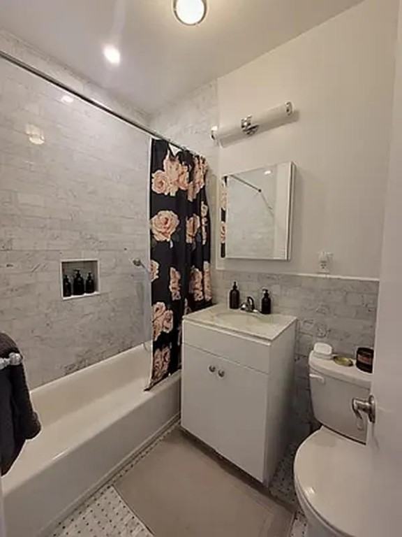 Riverside Dr #7B - Photo 3 of 6