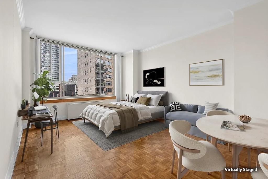 E 82nd St 8F, New York, NY 10028 Studio Apartment for 4,000/month