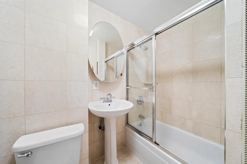 W 73rd St #513 - Photo 3 of 9