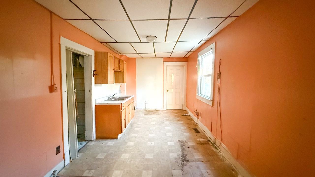2221 Massachusetts St - Photo 3 of 40