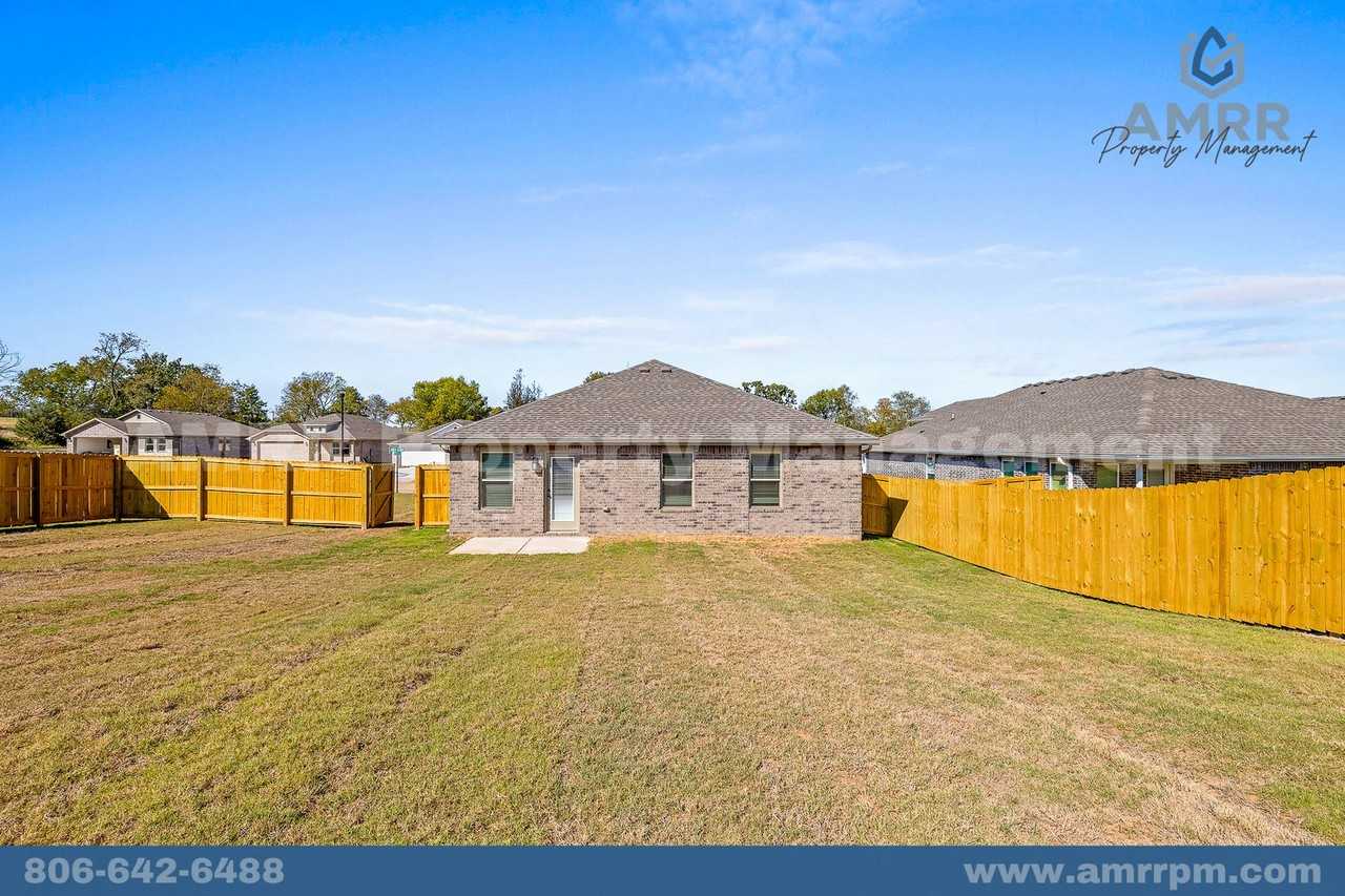 1203 Southwest 2nd Avenue - Photo 4 of 31