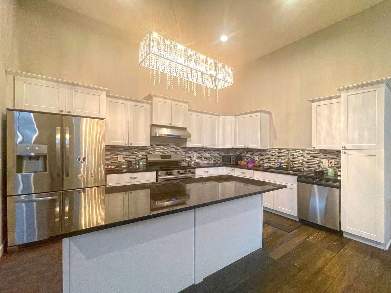 6345 Bloomington Ave - Photo 3 of 19