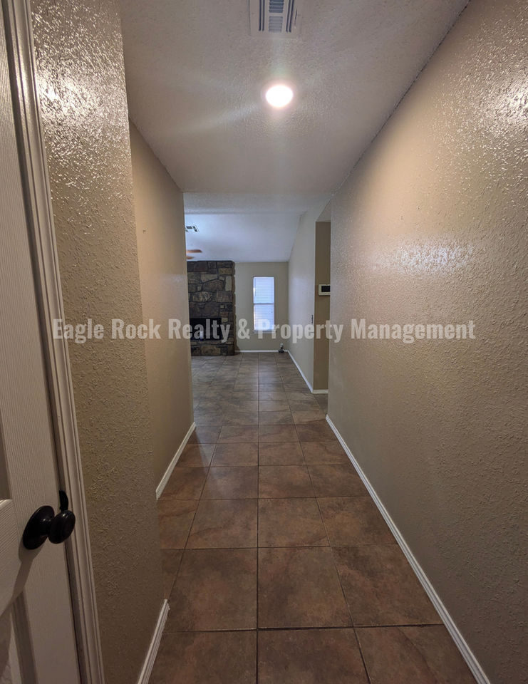 1510 East 67th Street - Photo 2 of 33