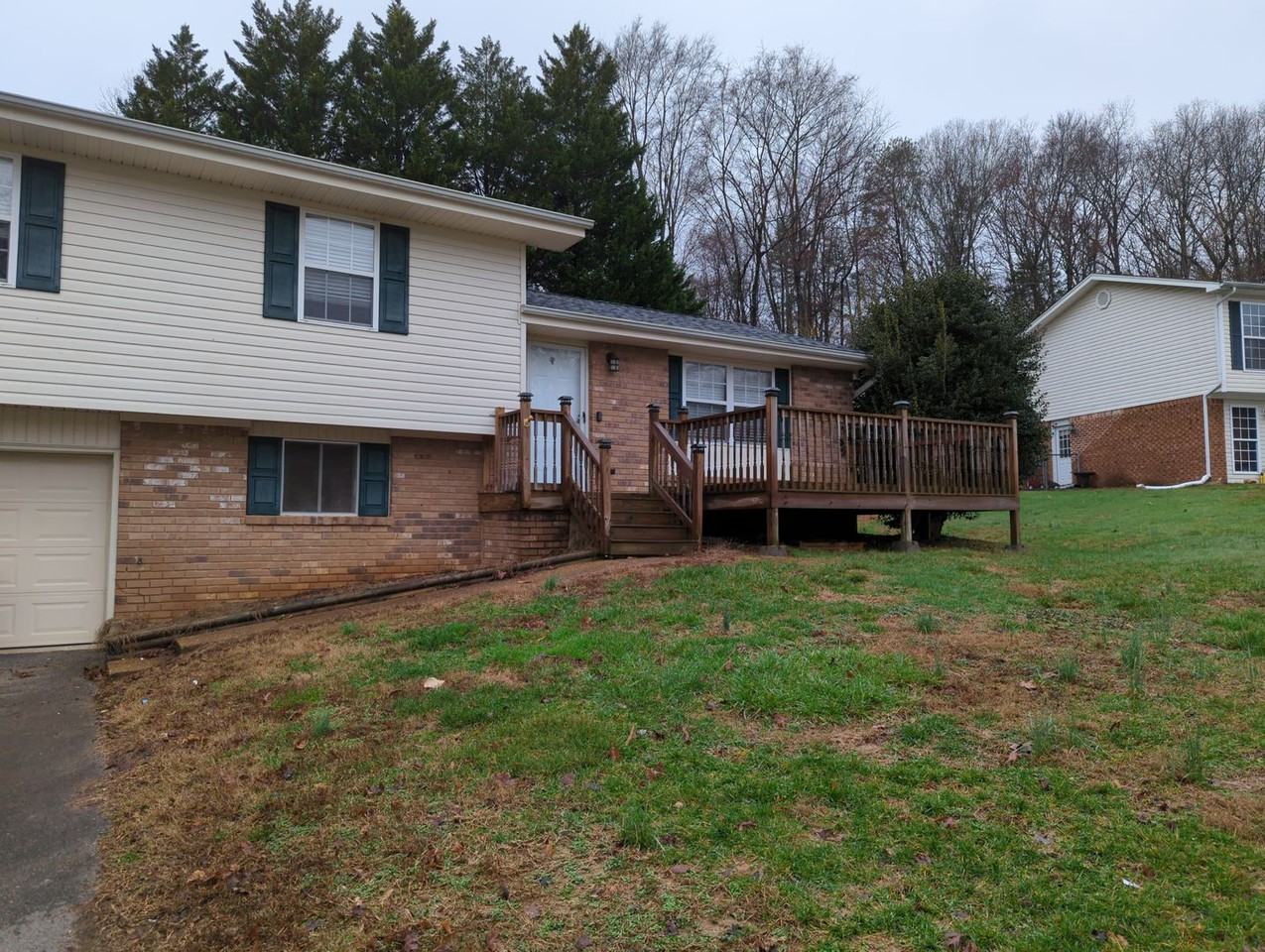 7160 Crestfield Cir - Photo 2 of 20