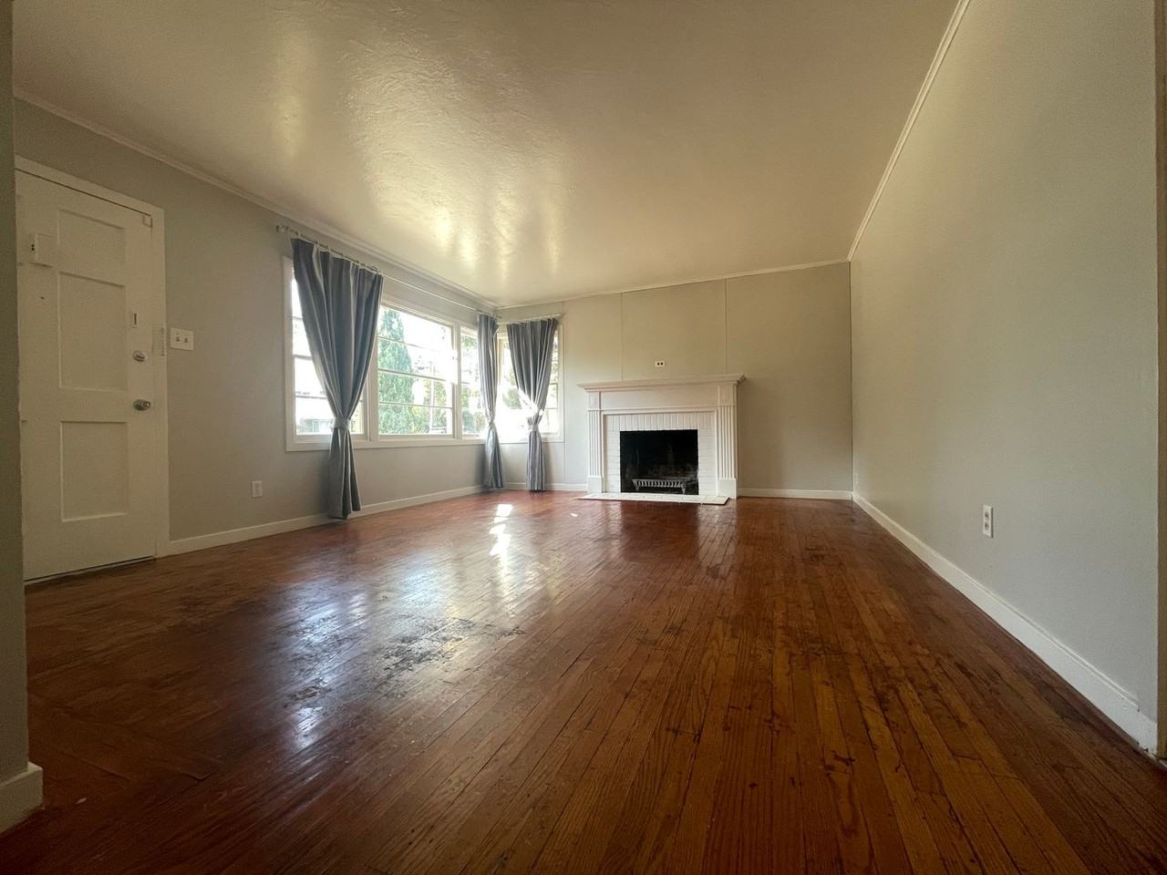 741 Sunshine Ct - Photo 3 of 23