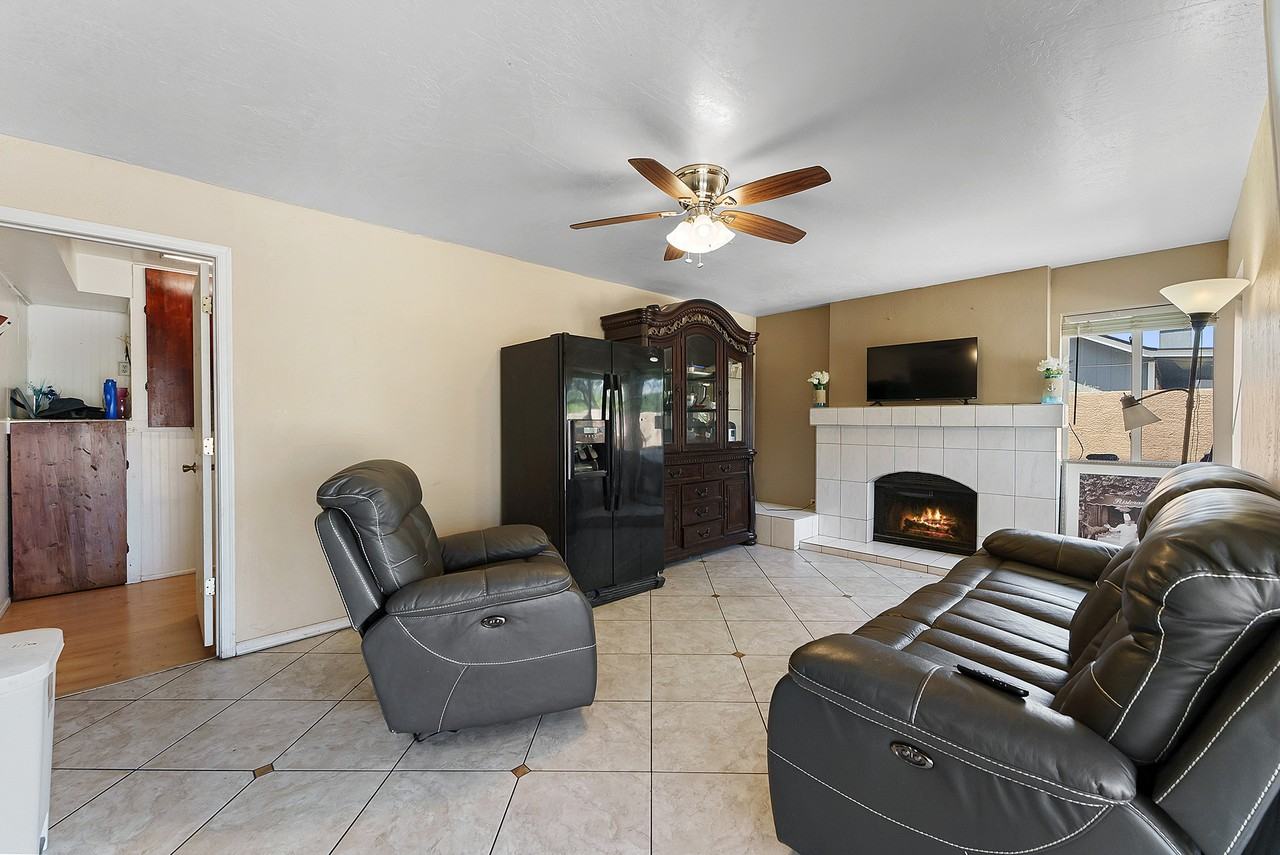 2326 E Folley St #1 - Photo 6 of 28