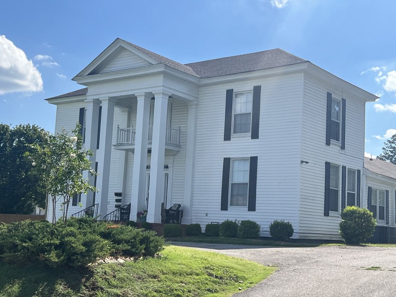105 S Mclemore Ave #2