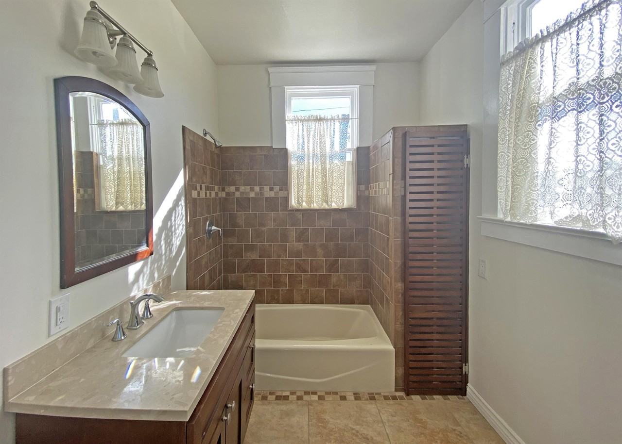 933 East Santa Paula Street - Photo 3 of 4