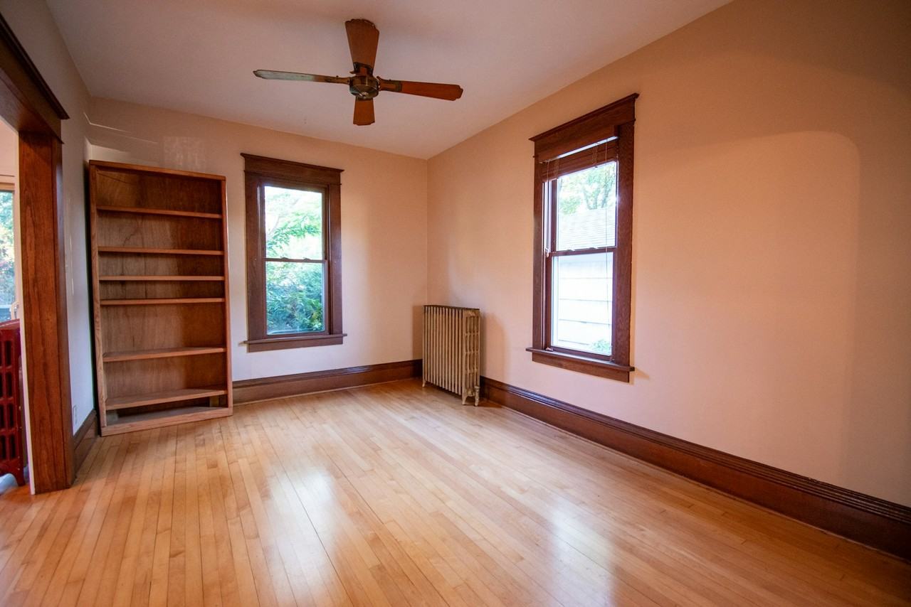 340 23rd Avenue Northeast - Photo 3 of 16