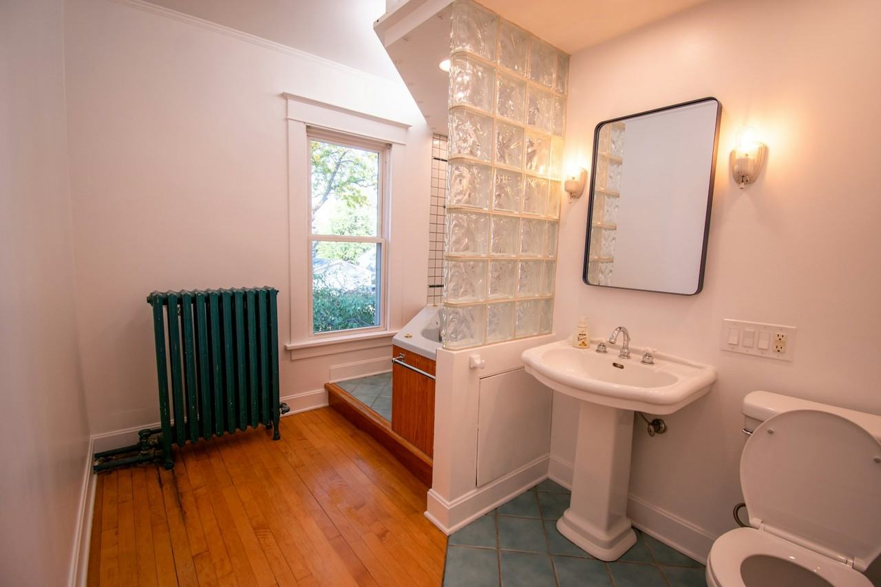 340 23rd Avenue Northeast - Photo 6 of 16