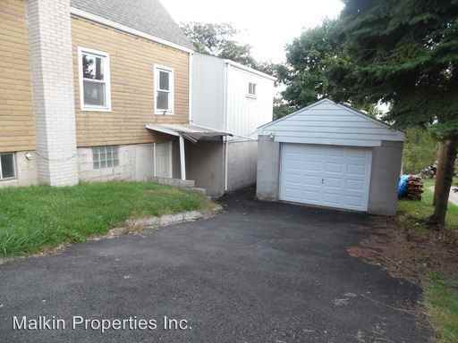 652 Riverview Dr - Photo 3 of 7
