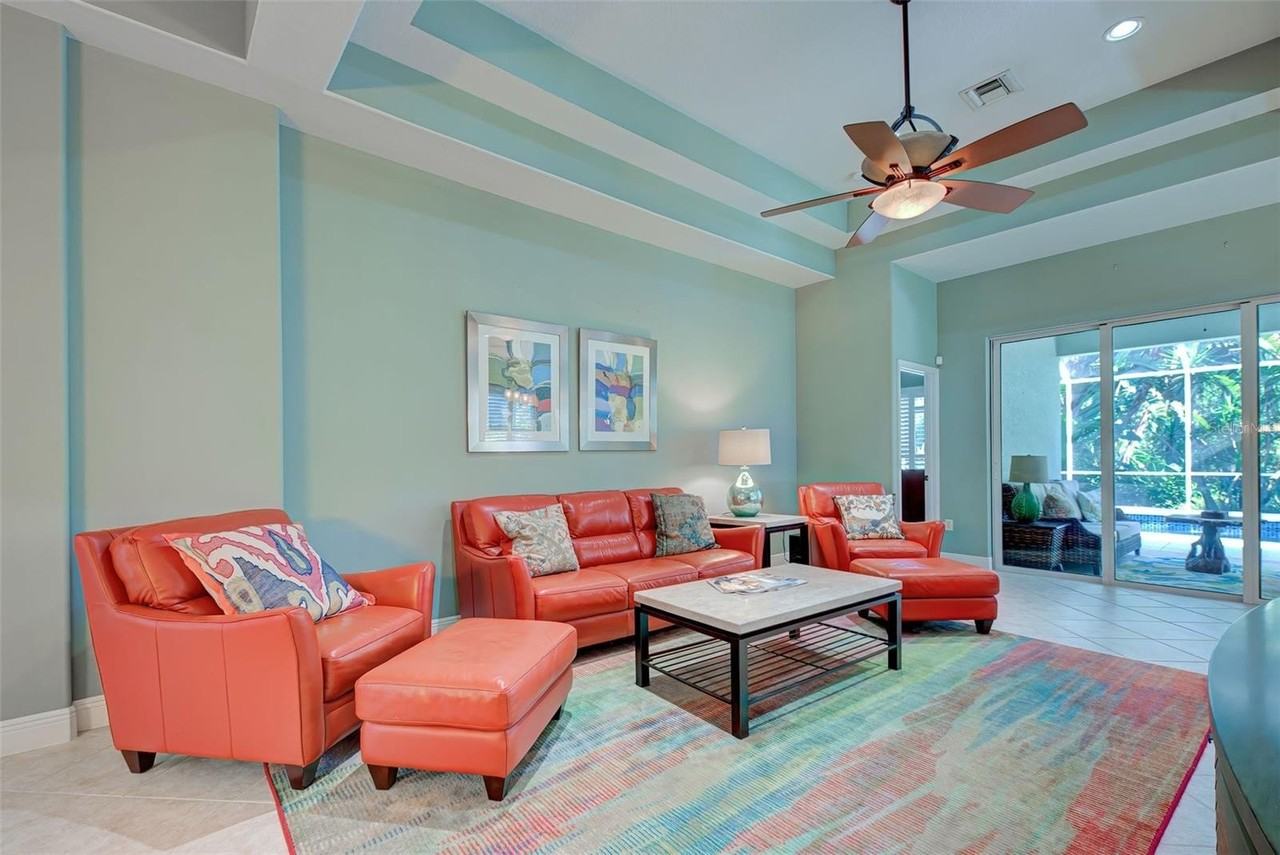 354 Melrose Ct - Photo 6 of 50