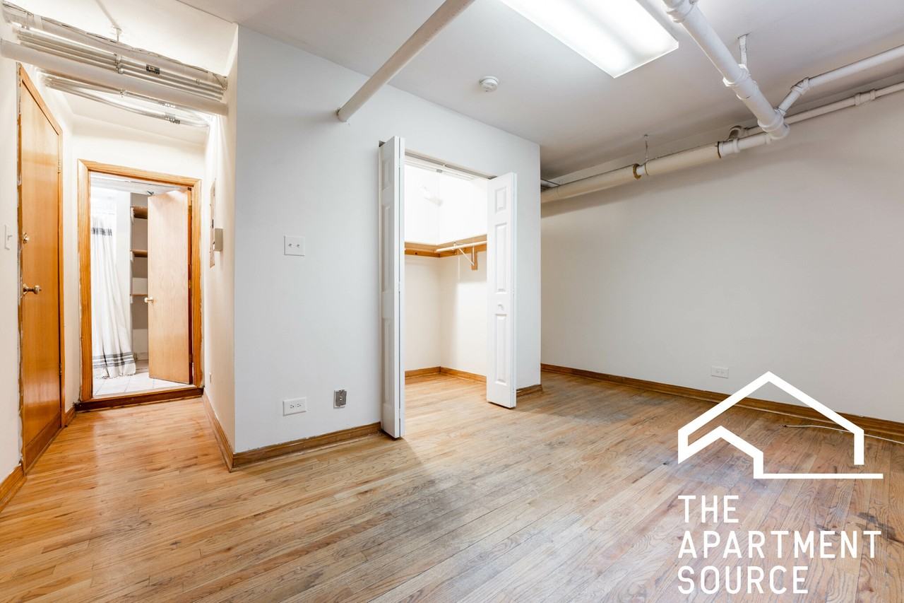 2890 N Clark St #G - Photo 3 of 13