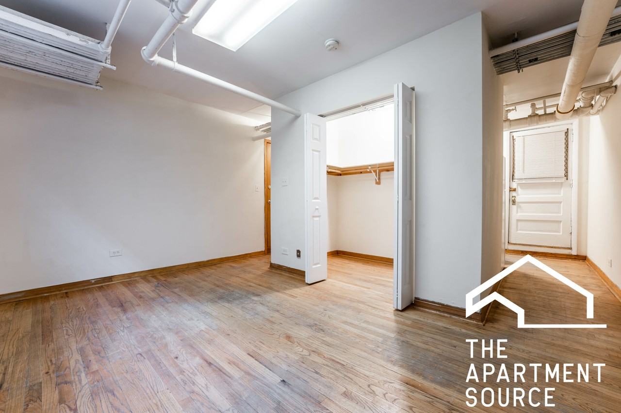 2890 N Clark St #G - Photo 4 of 13