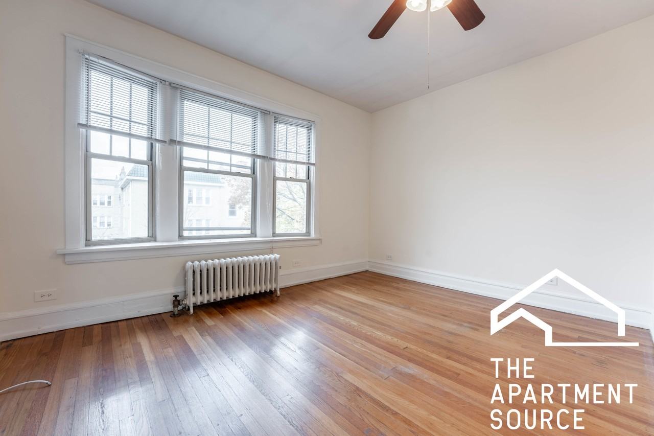 1609 W Berteau Ave #3 - Photo 2 of 14