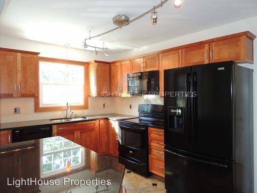 3303 Wilson Avenue - Photo 3 of 23