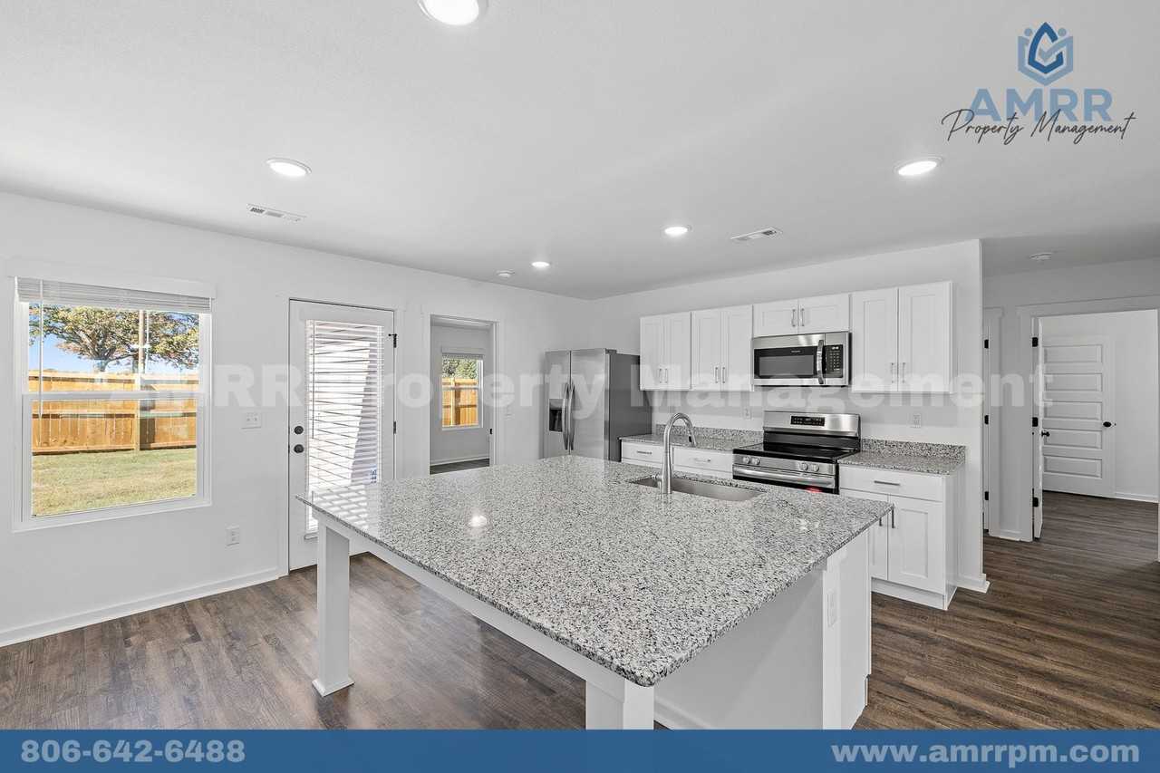 700 Short Leaf Ln - Photo 4 of 20