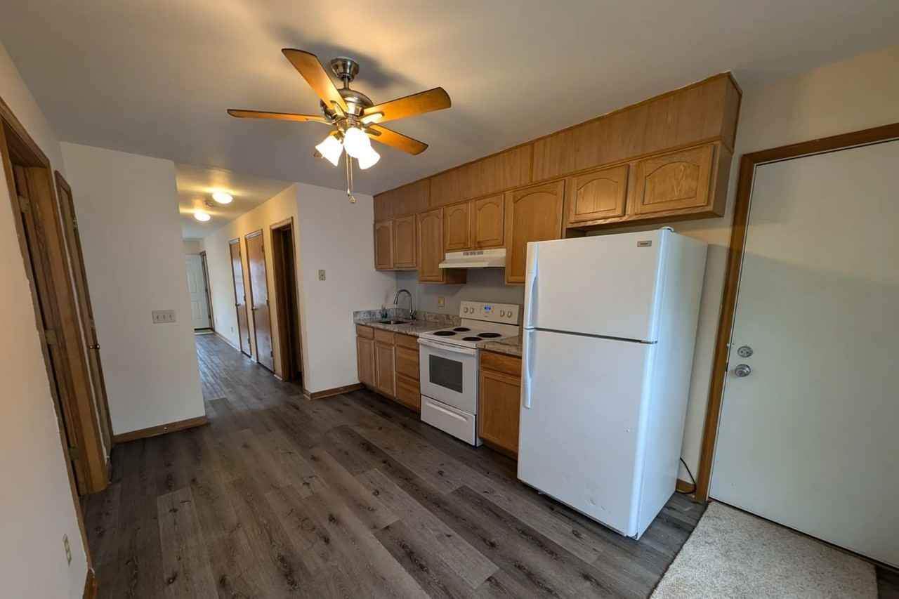 215 1st St - Photo 3 of 10