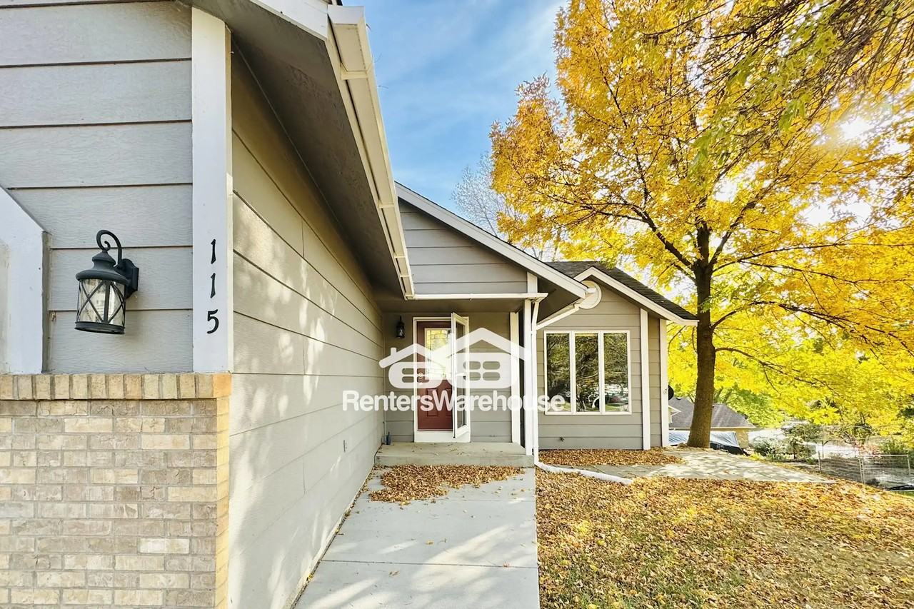 115 Meadow Dr - Photo 3 of 27