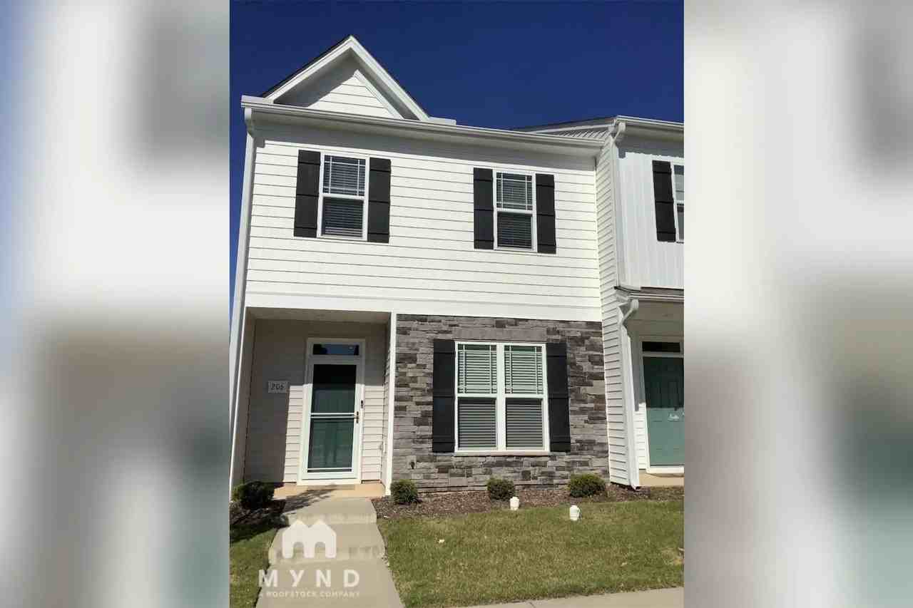 206 Liam St, Clayton, NC 27520 3 Bedroom Apartment for 1,754/month