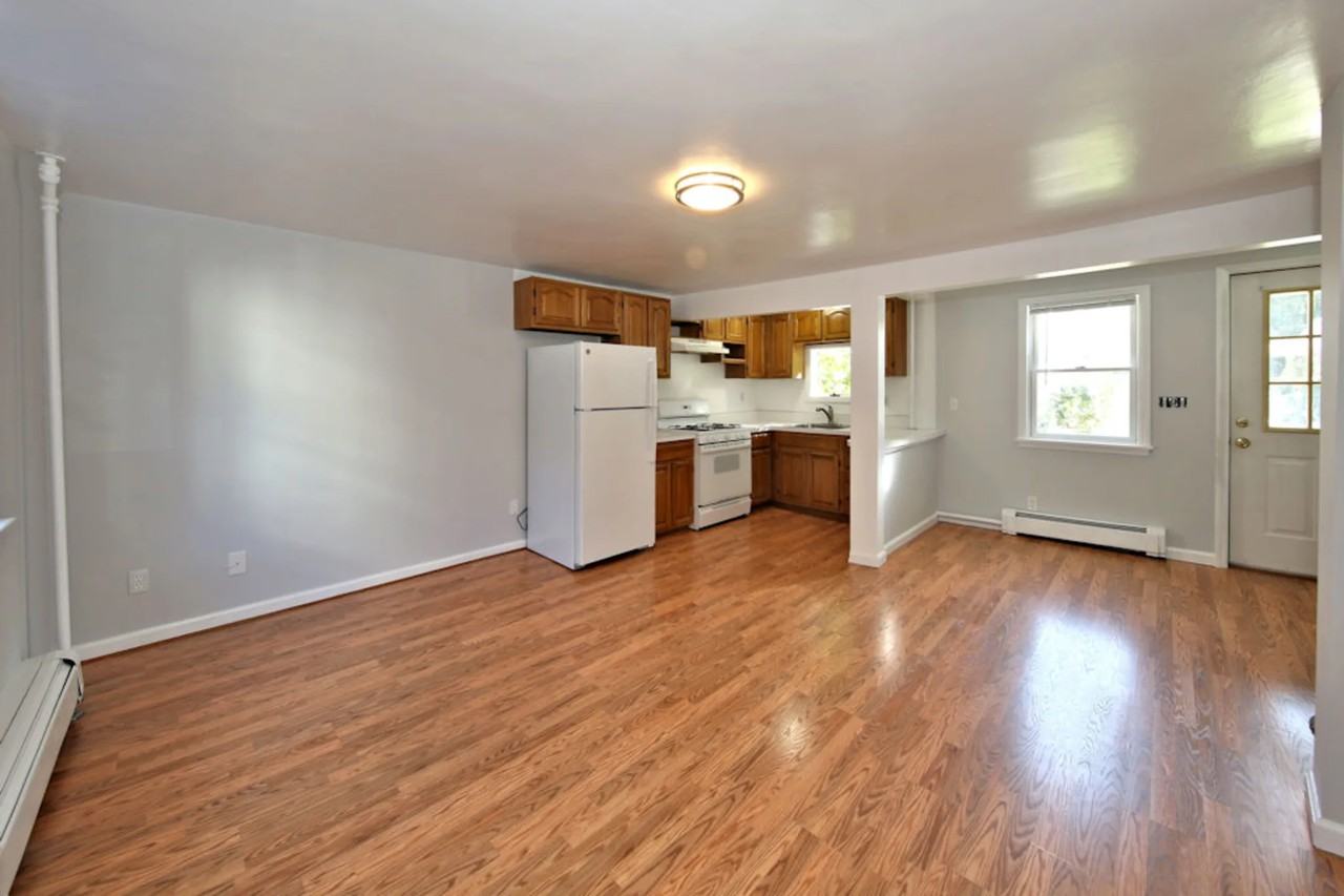 145 Washington St - Photo 2 of 8