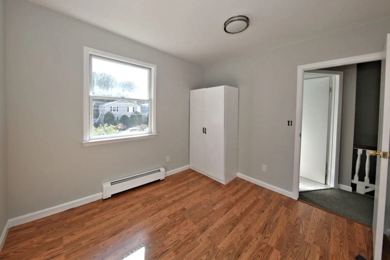 145 Washington St - Photo 3 of 8