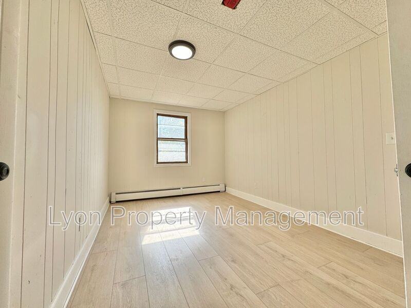 193 Summit St #1R - Photo 6 of 8