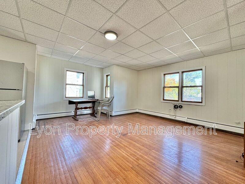 193 Summit St #1R - Photo 5 of 8