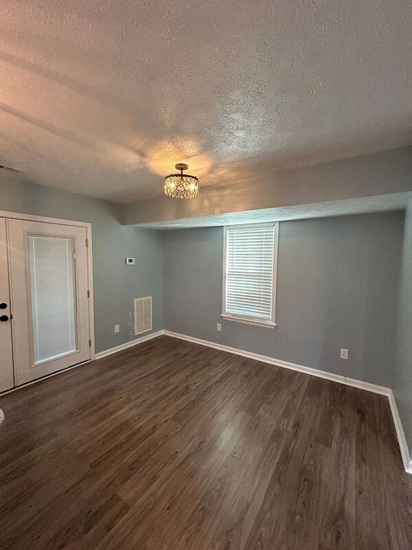 7612 Woodridge Ct - Photo 3 of 21