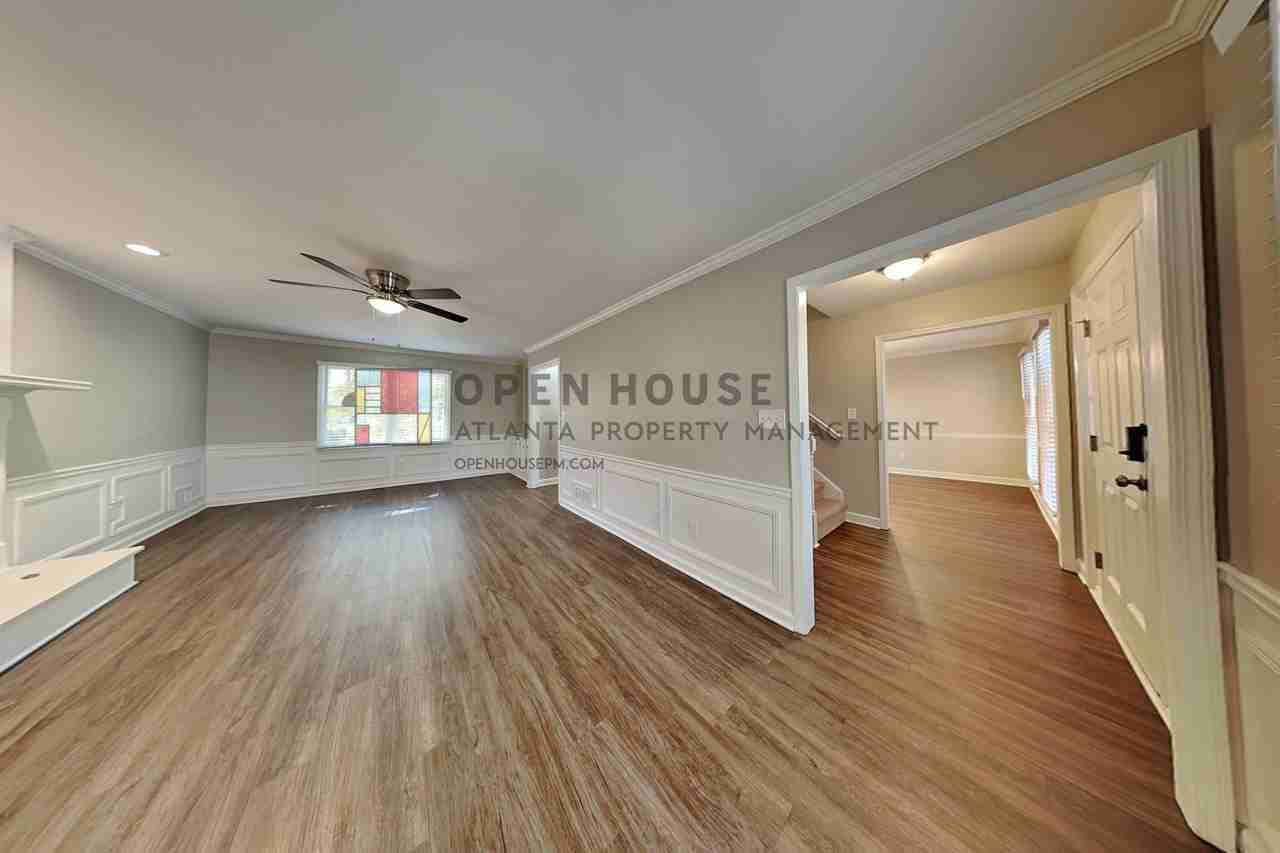 2052 Sumter Ct - Photo 3 of 20
