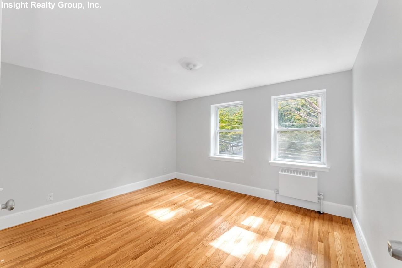 98 Morton St #57 - Photo 3 of 10