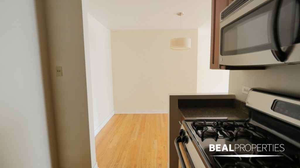 623 West Wrightwood Avenue #03 - Photo 3 of 9