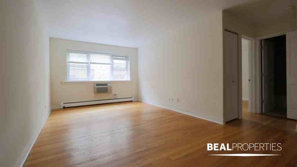 623 West Wrightwood Avenue #03 - Photo 4 of 9