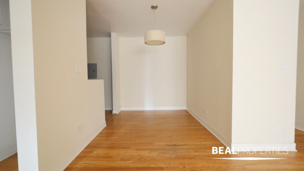 623 West Wrightwood Avenue #03 - Photo 5 of 9