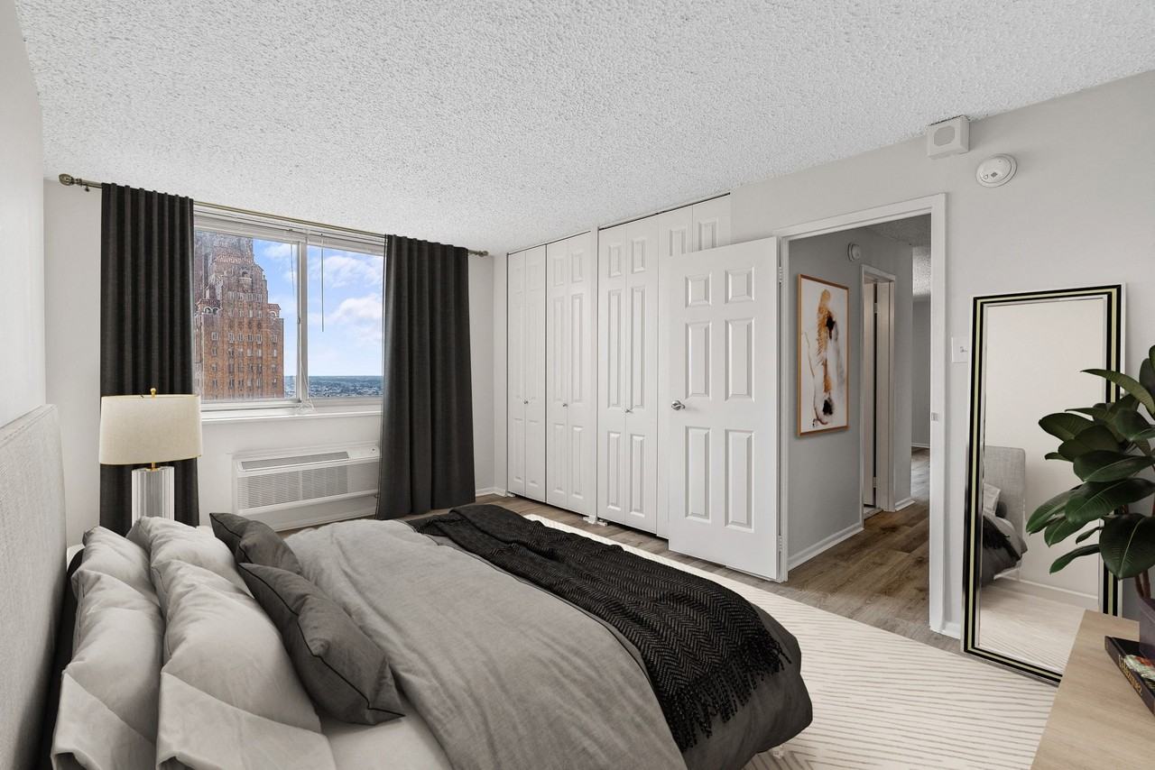 1500 Locust - Photo 4 of 27