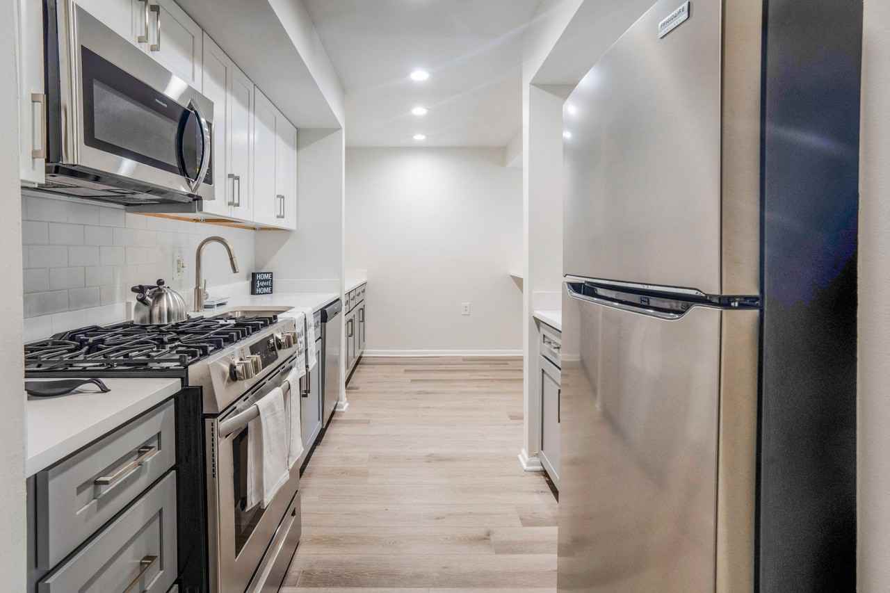 The Ivy Rockville - Photo 3 of 30